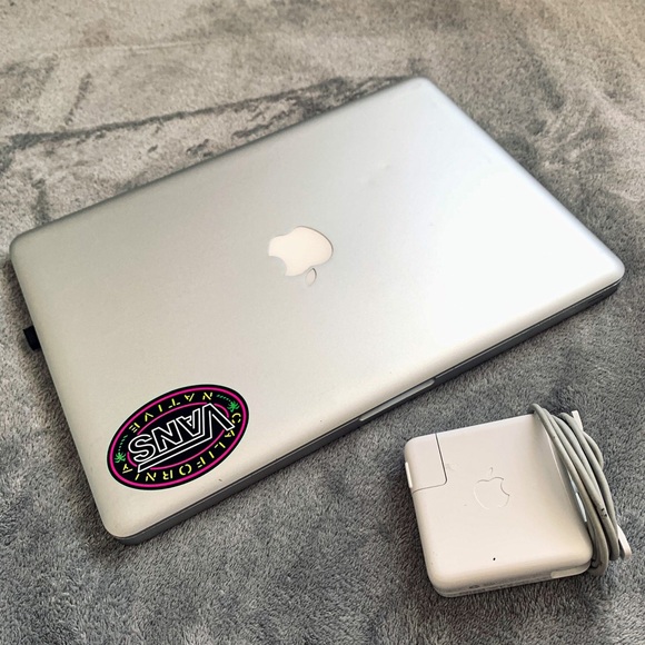 Apple Other - APPLE MACBOOK PRO 13’ 2011 PERFECT CONDITIONS W/charger
